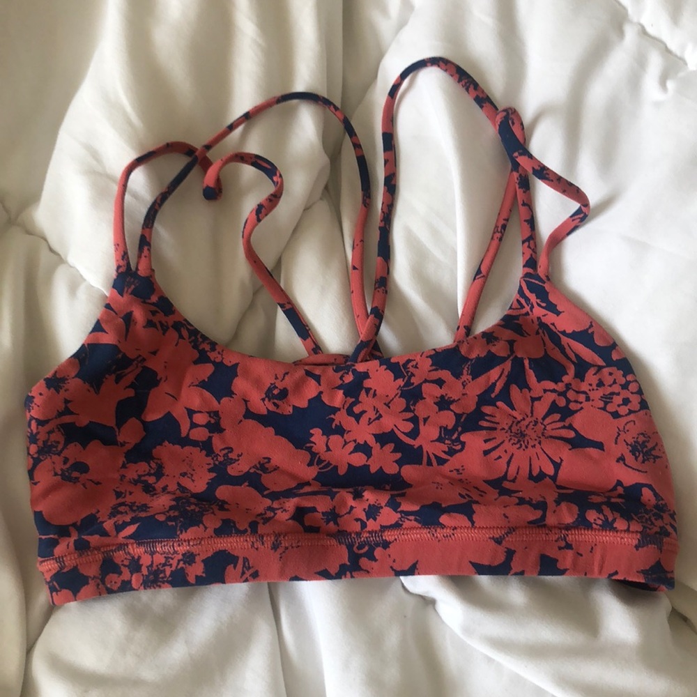 Lululemon sports bra
